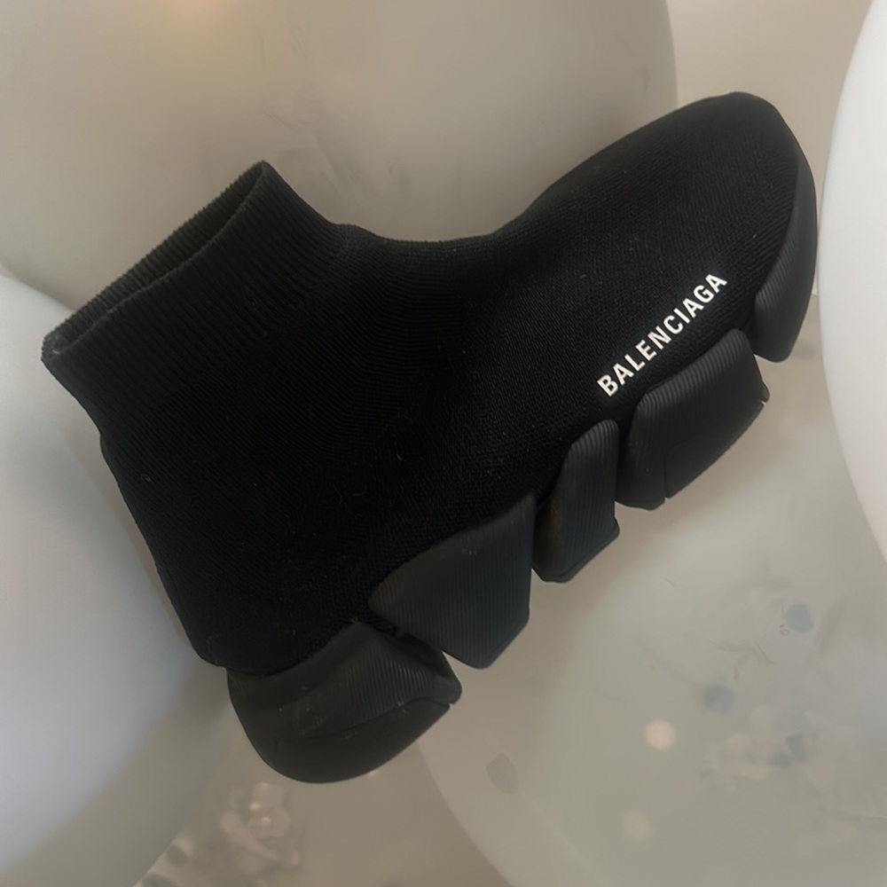 Classy kicks! Dress them up or dress them Down. Perfect for all occasions✨